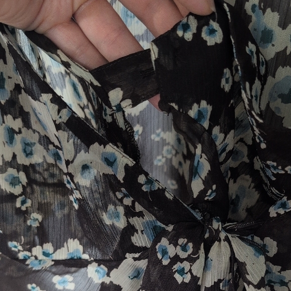 Elegant, Floral Black and Blue Women's Adjustable Wrap Top, XL - Picture 5 of 9